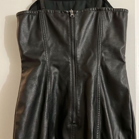 H&M Divided Women's Black Faux Leather Bodycon Mini Dress Size 6 - Picture 3 of 4